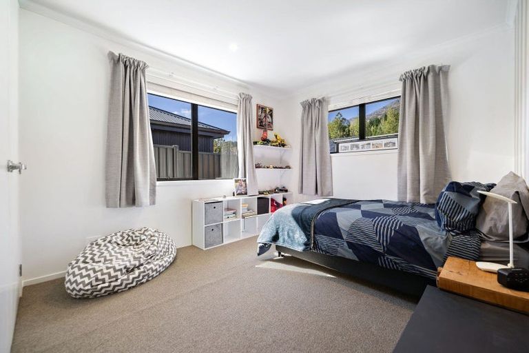 Photo of property in 26 Violet Way, Lower Shotover, Queenstown, 9304