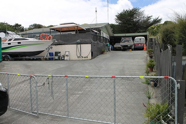 Photo of property in 27 Hurndall Street East, Maungaturoto, 0520