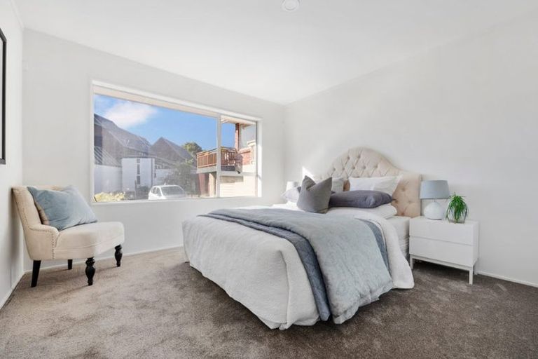 Photo of property in 1/27 Shanaway Rise, Hillcrest, Auckland, 0627