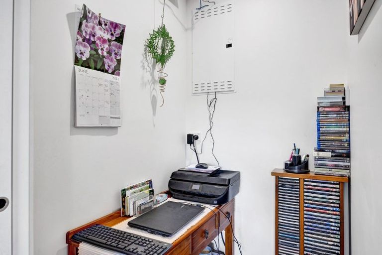 Photo of property in 17a Heta Road, Highlands Park, New Plymouth, 4312