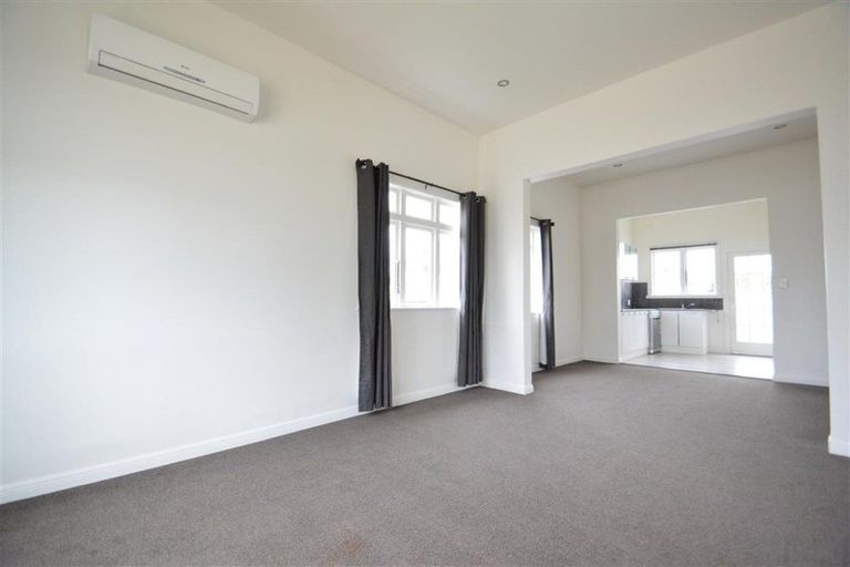 Photo of property in 40 Weraroa Road, Levin, 5510