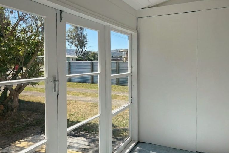 Photo of property in 26 Stout Street, Shannon, 4821