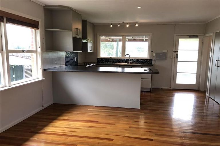 Photo of property in 57 Hutchinsons Road, Bucklands Beach, Auckland, 2014