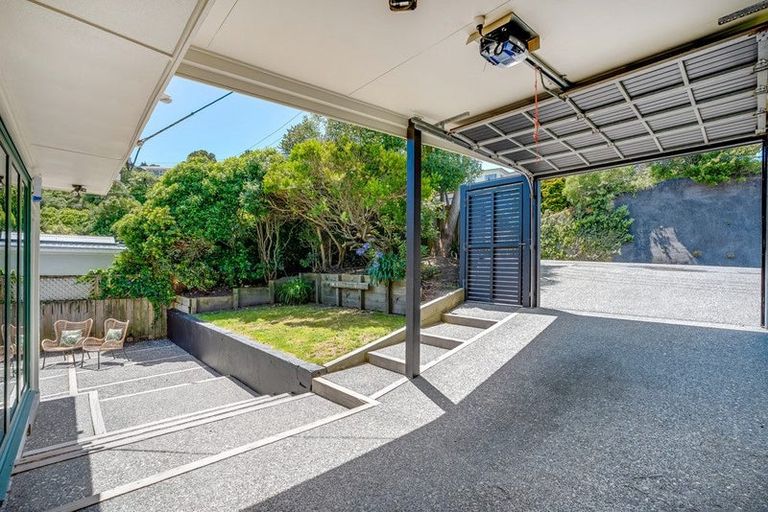Photo of property in 45 Maungaraki Road, Korokoro, Lower Hutt, 5012