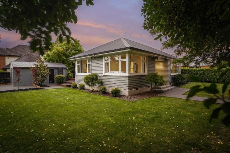 Photo of property in 98 Hamilton Avenue, Ilam, Christchurch, 8041