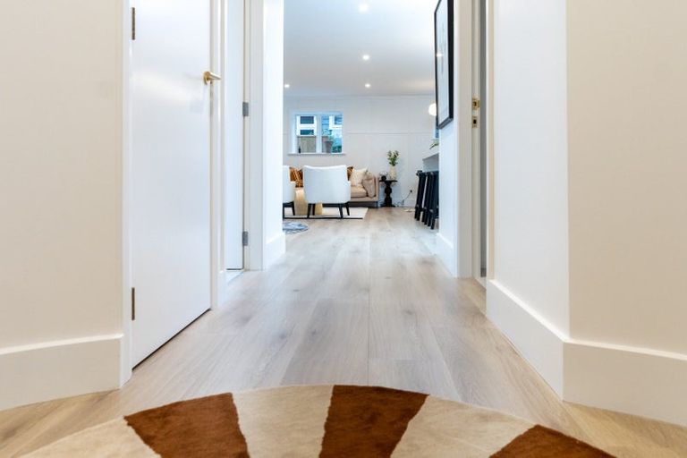 Photo of property in Hamilton Flats, 9a Hawker Street, Mount Victoria, Wellington, 6011