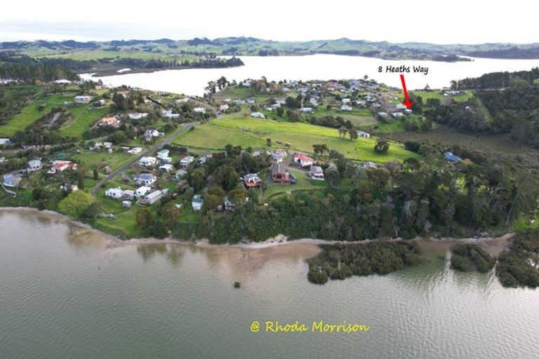 Photo of property in 8 Heaths Way, Pahi, Paparoa, 0571