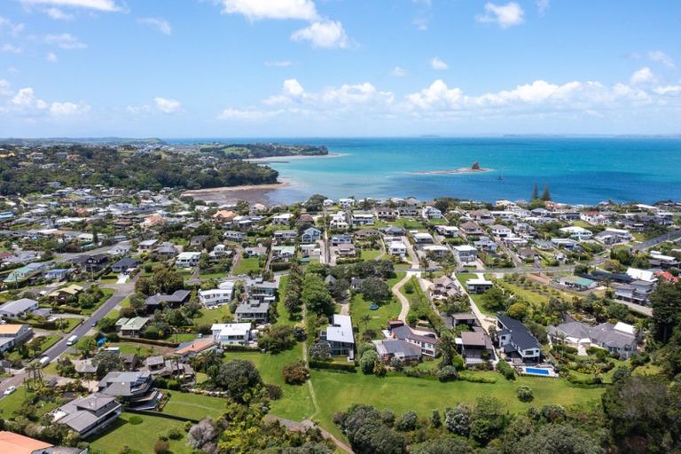 Photo of property in 42a Tindalls Bay Road, Tindalls Beach, Whangaparaoa, 0930