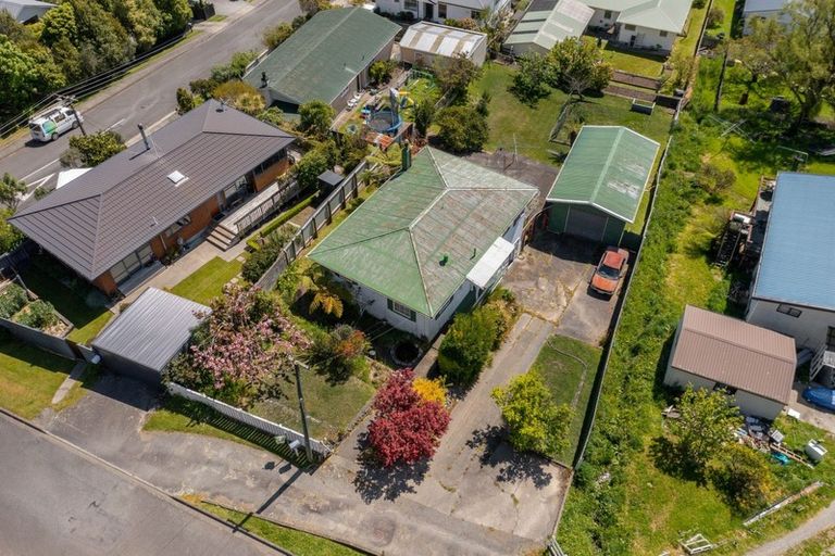 Photo of property in 82 Milton Terrace, Picton, 7220