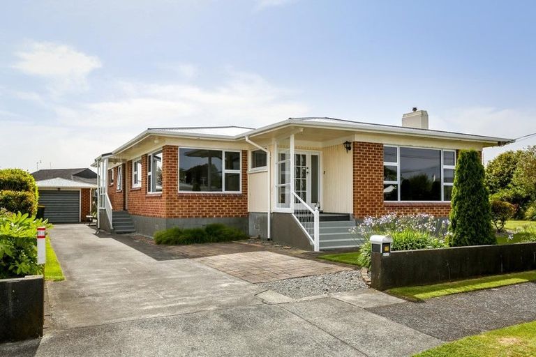 Photo of property in 17 Sanders Avenue, Westown, New Plymouth, 4310