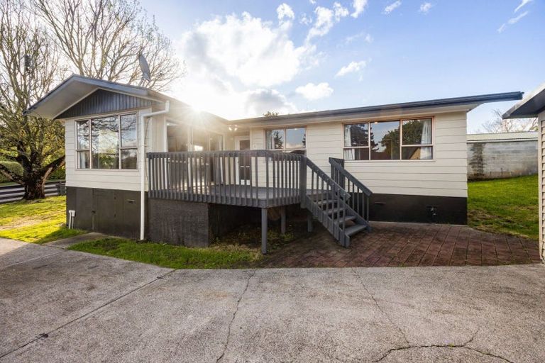 Photo of property in 15 Splitt Avenue, Glenview, Hamilton, 3206