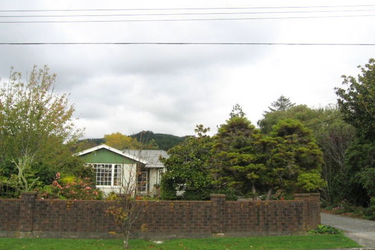 Photo of property in 4 Birch Grove, Pinehaven, Upper Hutt, 5019