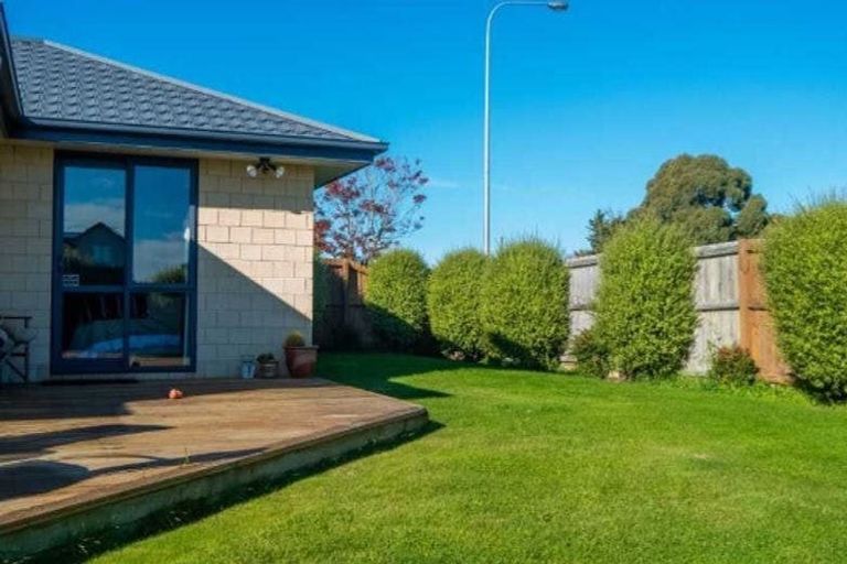 Photo of property in 8 Merrilees Place, Linwood, Christchurch, 8062