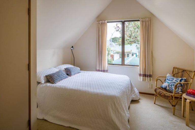 Photo of property in 4/130 Muritai Road, Eastbourne, Lower Hutt, 5013