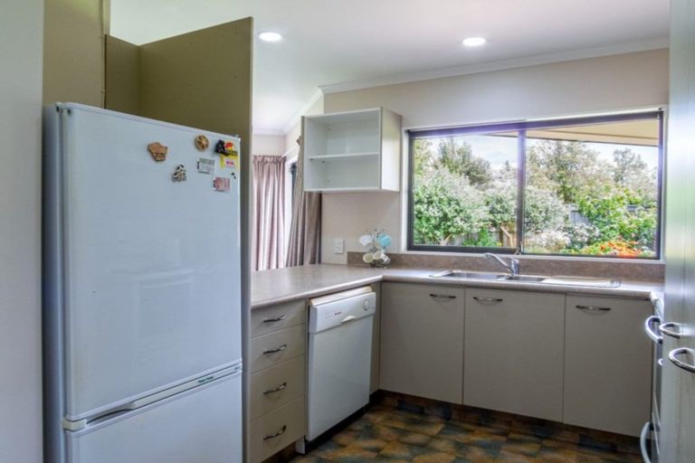 Photo of property in 13 Walnut Grove, Whakatane, 3120