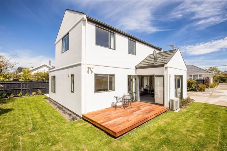 Photo of property in 2/24 Withells Road, Avonhead, Christchurch, 8042