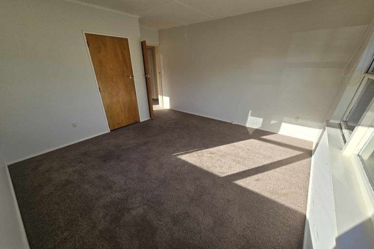 Photo of property in 6 Matthews Road, Wainuiomata, Lower Hutt, 5014