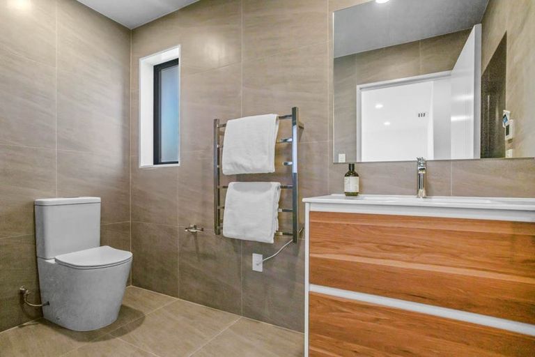 Photo of property in 6 Bela Vista Boulevard, Swanson, Auckland, 0614