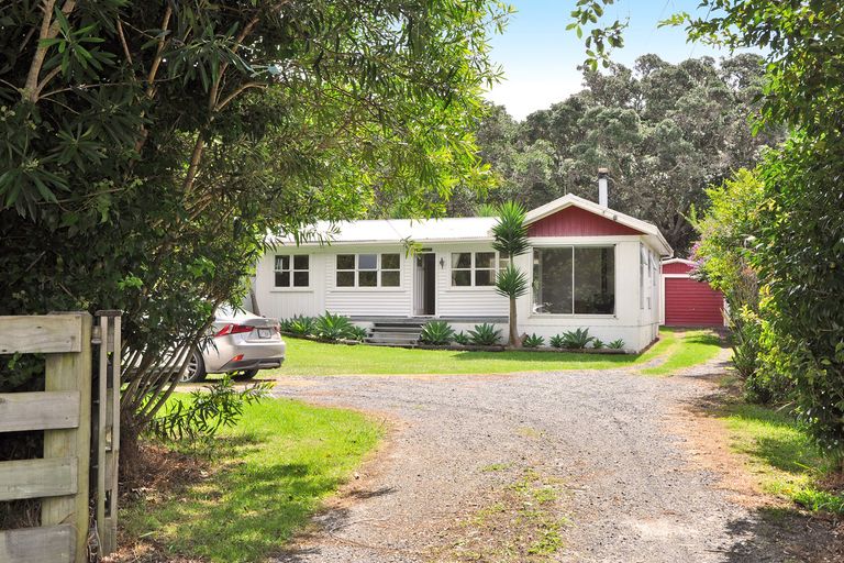 Photo of property in 398 Leigh Road, Whangateau, Warkworth, 0985