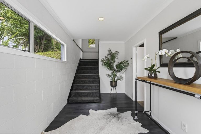 Photo of property in 5 Whitby Place, Westown, New Plymouth, 4310