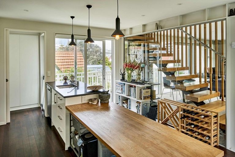 Photo of property in 321b The Terrace, Te Aro, Wellington, 6011