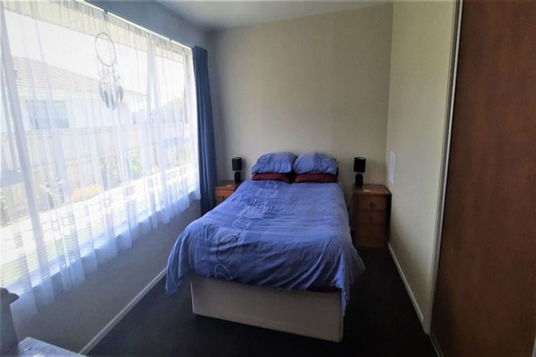 Photo of property in 10 Sturrocks Road, Redwood, Christchurch, 8051