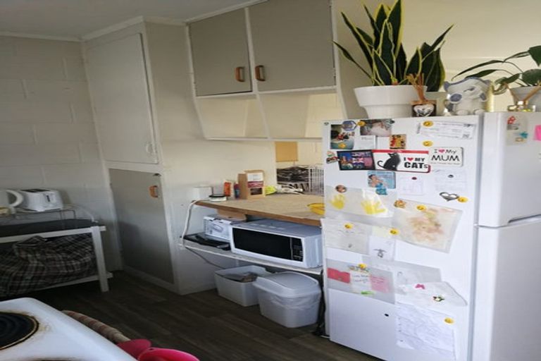 Photo of property in 1/58 Clayburn Road, Glen Eden, Auckland, 0602