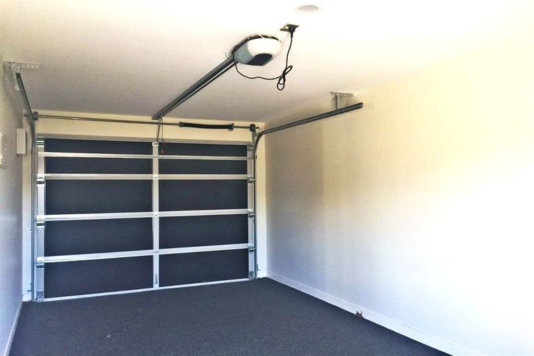 Photo of property in 9 Trotting Terrace, Fairview Heights, Auckland, 0632