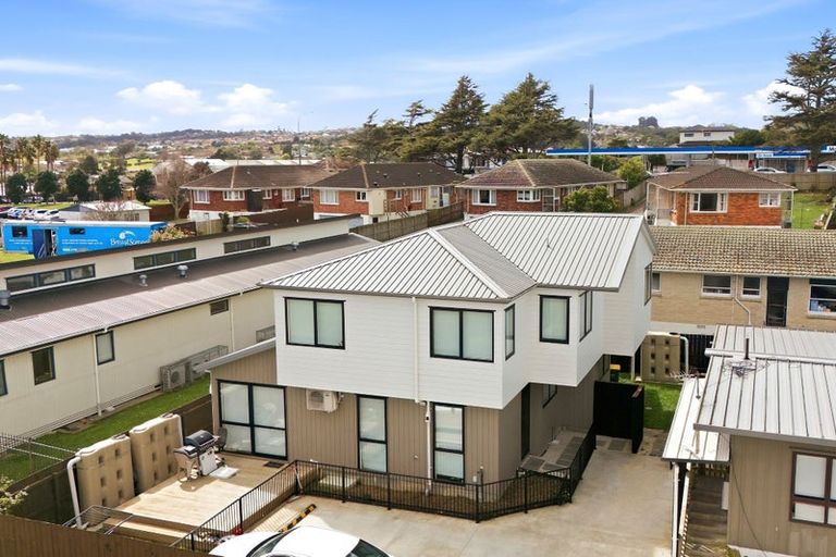 Photo of property in 2/5 Browns Road, Manurewa, Auckland, 2102