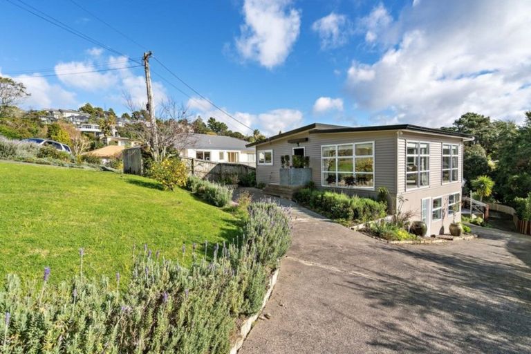 Photo of property in 20 Ocean View Road, Hatfields Beach, Orewa, 0931