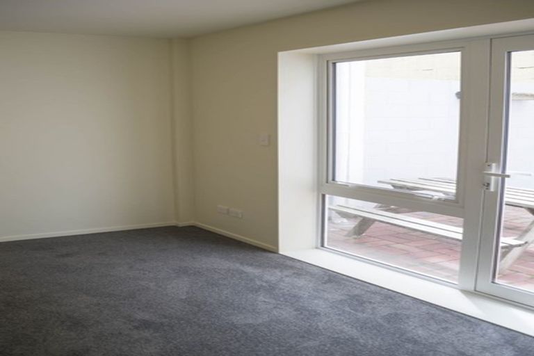 Photo of property in Pirie Street Townhouses, 28/35 Pirie Street, Mount Victoria, Wellington, 6011