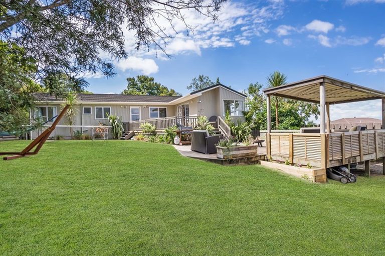 Photo of property in 206 Don Buck Road, Massey, Auckland, 0614