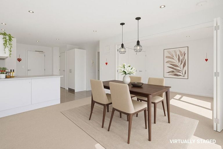 Photo of property in 4a/60 Masons Road, Oteha, Auckland, 0632