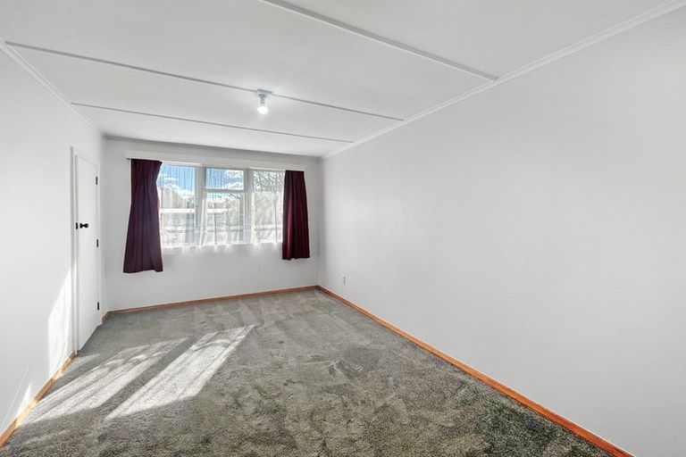 Photo of property in 14 Belfast Place, Roslyn, Palmerston North, 4414