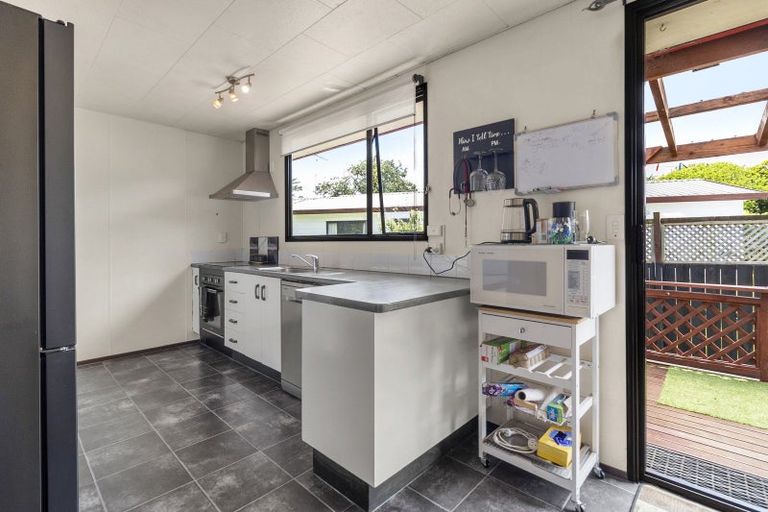 Photo of property in 32 Cemetery Road, Waiuku, 2123