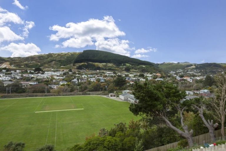 Photo of property in 23 Rembrandt Avenue, Tawa, Wellington, 5028