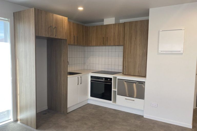 Photo of property in 4/43 Yeovil Road, Te Atatu Peninsula, Auckland, 0610