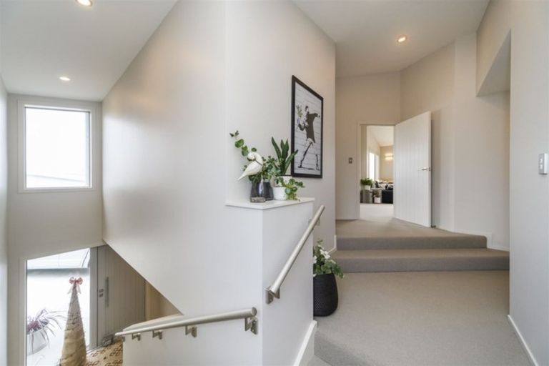 Photo of property in 4 Tennyson Avenue, Kelvin Grove, Palmerston North, 4414
