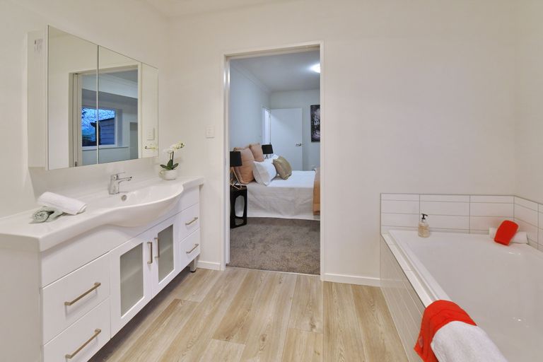 Photo of property in 72 Barrington Street, Somerfield, Christchurch, 8024