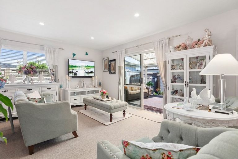 Photo of property in 11 Kamahi Crescent, Papamoa Beach, Papamoa, 3118