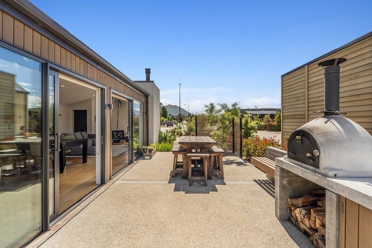 Photo of property in 9 Mcdonald Street, Wanaka, 9305