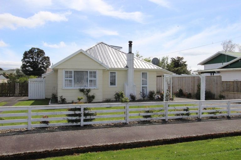 Photo of property in 18 Tyndall Street, Pahiatua, 4910