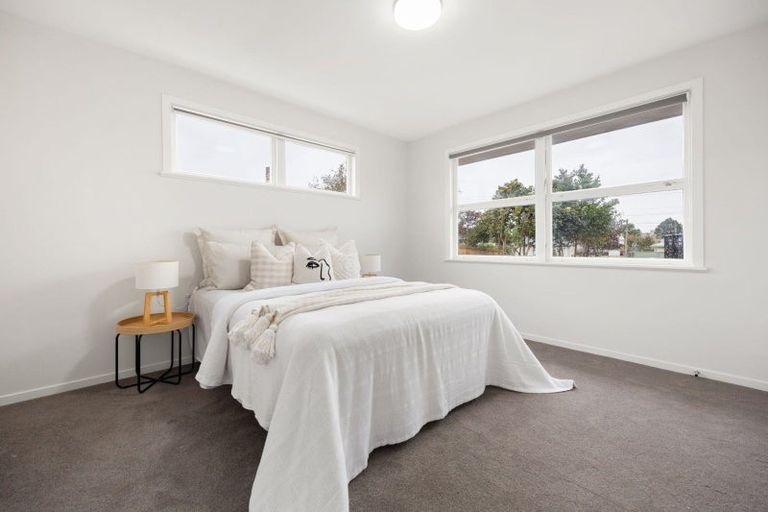 Photo of property in 35 Sandwich Road, St Andrews, Hamilton, 3200