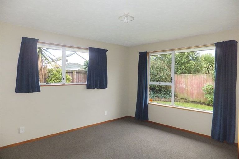 Photo of property in 1/5 Tuscany Place, Beckenham, Christchurch, 8023