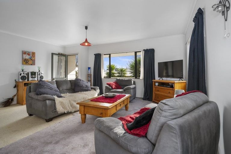 Photo of property in 82 Esmeralda Street, Welcome Bay, Tauranga, 3112