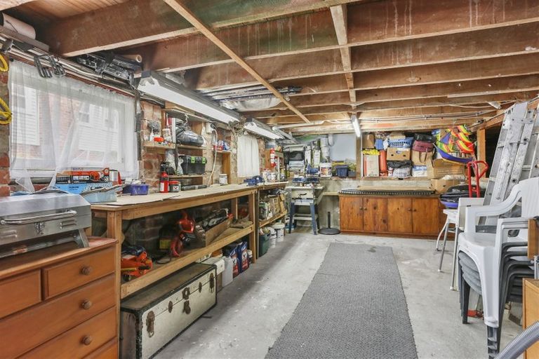 Photo of property in 48 Tiroroa Avenue, Te Atatu South, Auckland, 0610