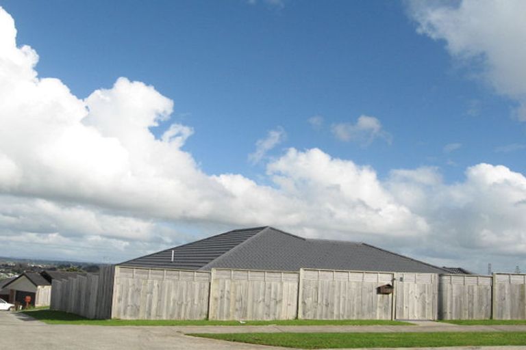 Photo of property in 52 Senator Drive, Manurewa, Auckland, 2105