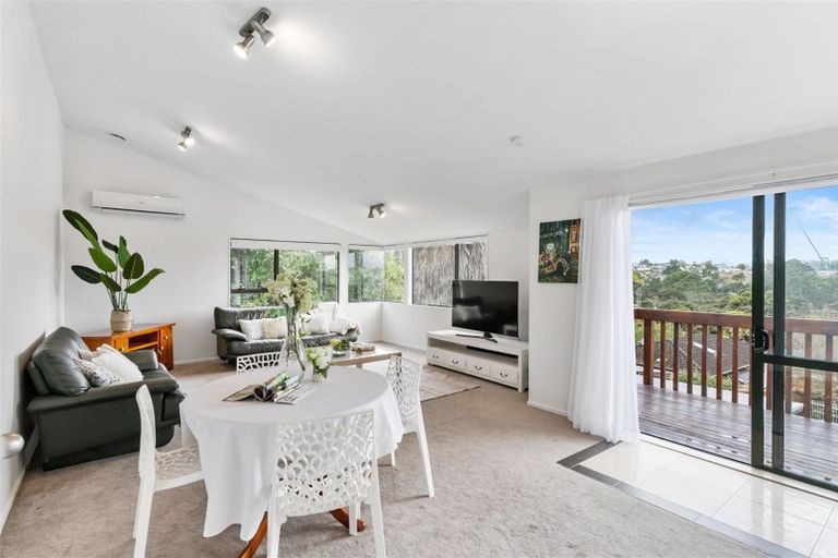 Photo of property in 2/26 Noeleen Street, Glenfield, Auckland, 0629