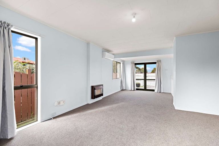 Photo of property in 64 Rhodes Drive, Kelvin Grove, Palmerston North, 4414