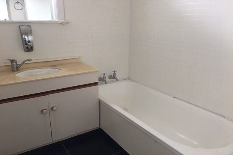 Photo of property in 17 Beaumonts Way, Manurewa, Auckland, 2102